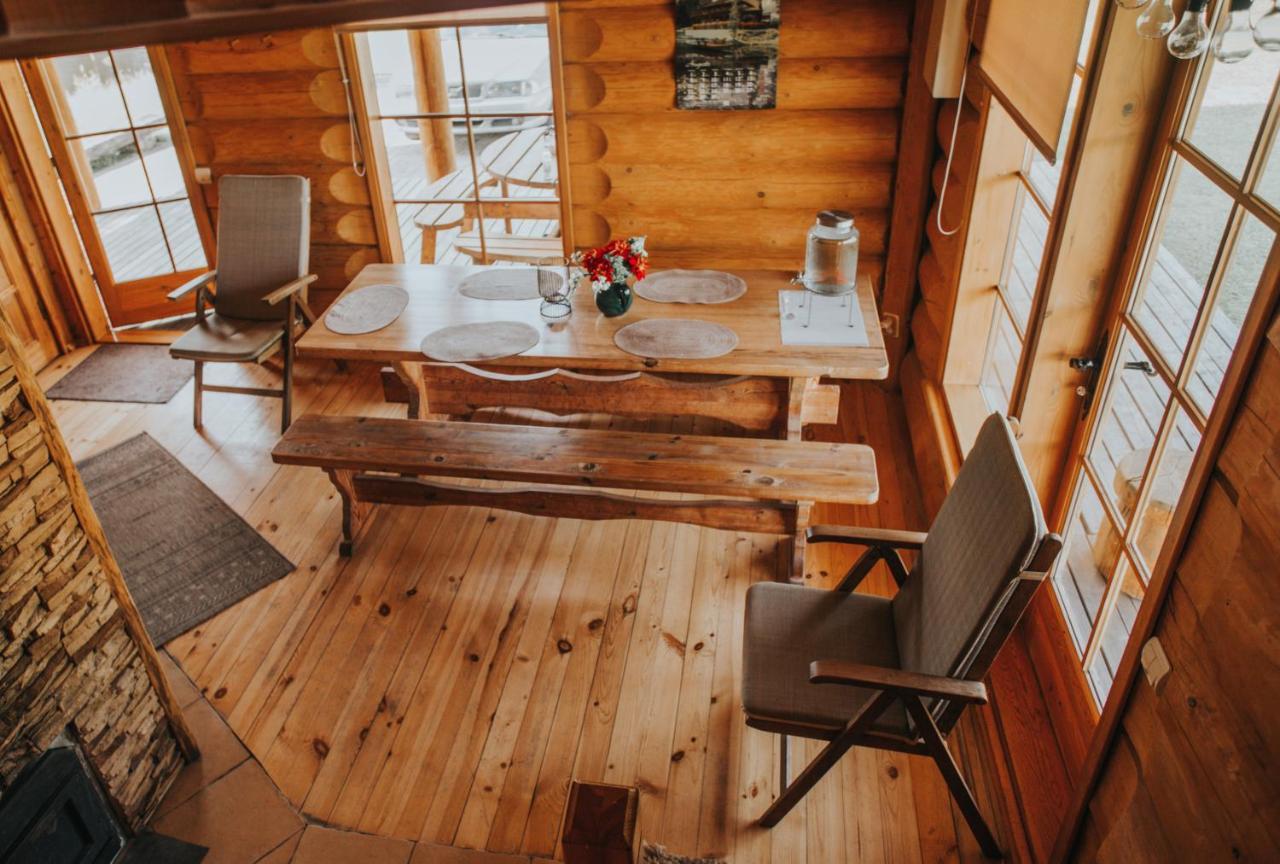Brivdienu Maja Ar Pirti "Strautkalni" Ieriki Extérieur photo