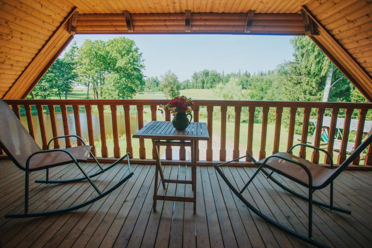 Brivdienu Maja Ar Pirti "Strautkalni" Ieriki Extérieur photo